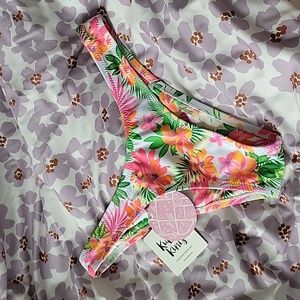 Kulani Kinis Cabo Kiss Vintage V bottoms